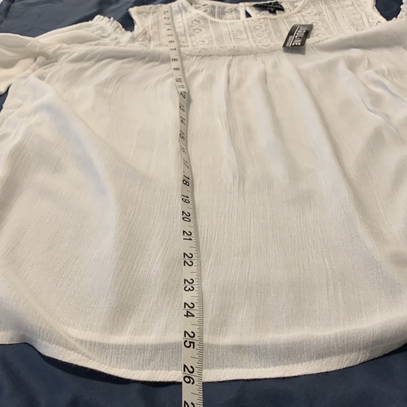 Jaquline Design Studio cold shoulder top - Picture 10 of 10